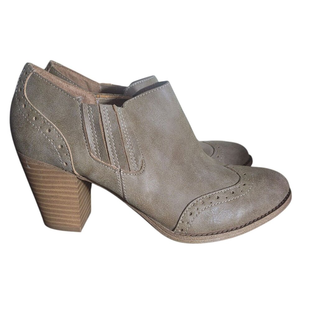 Euro Soft by Sofft Solen Wingtip Booties Womens Size 8 Brown Tan Preppy Academia